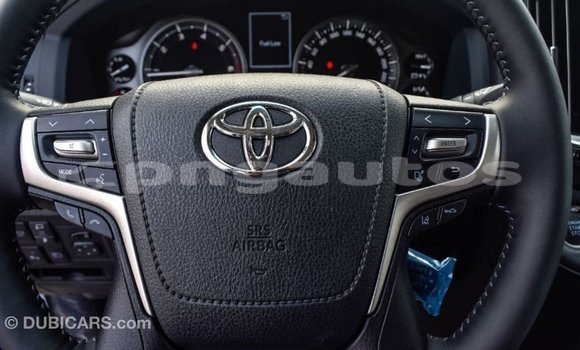 Buy Import Toyota Land Cruiser White Car in Import - Dubai in Enga Buy Import Toyota Land Cruiser White Car in Import - Dubai in Enga