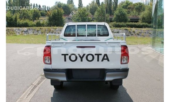 Buy Import Toyota Hilux White Car in Import - Dubai in Enga Buy Import Toyota Hilux White Car in Import - Dubai in Enga