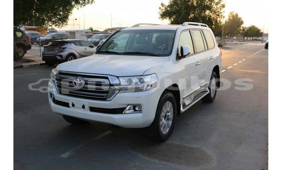 Buy Import Toyota Land Cruiser White Car in Import - Dubai in Enga Buy Import Toyota Land Cruiser White Car in Import - Dubai in Enga