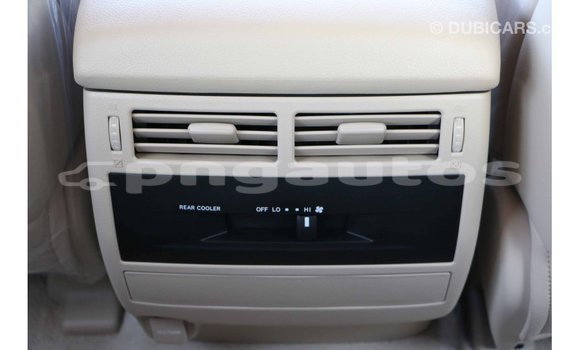 Buy Import Toyota Land Cruiser White Car in Import - Dubai in Enga Buy Import Toyota Land Cruiser White Car in Import - Dubai in Enga