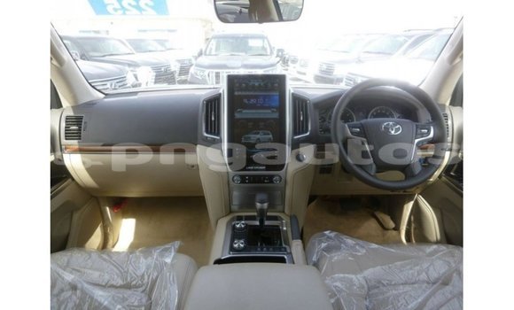 Buy Import Toyota Land Cruiser White Car in Import - Dubai in Enga Buy Import Toyota Land Cruiser White Car in Import - Dubai in Enga