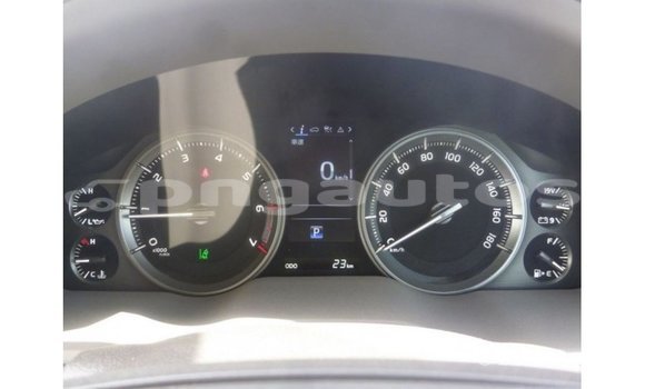 Buy Import Toyota Land Cruiser White Car in Import - Dubai in Enga Buy Import Toyota Land Cruiser White Car in Import - Dubai in Enga