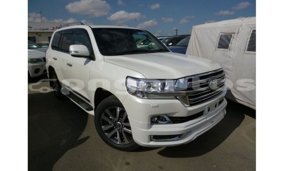 Buy Import Toyota Land Cruiser White Car in Import - Dubai in Enga Buy Import Toyota Land Cruiser White Car in Import - Dubai in Enga