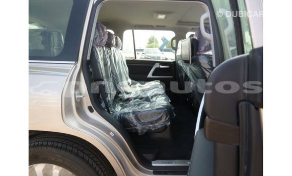 Buy Import Toyota Land Cruiser Other Car in Import - Dubai in Enga Buy Import Toyota Land Cruiser Other Car in Import - Dubai in Enga