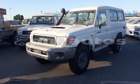 Buy Import Toyota Land Cruiser White Car in Import - Dubai in Enga Buy Import Toyota Land Cruiser White Car in Import - Dubai in Enga