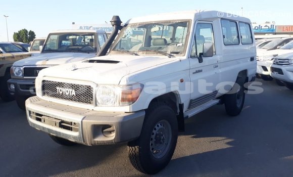 Buy Import Toyota Land Cruiser White Car in Import - Dubai in Enga Buy Import Toyota Land Cruiser White Car in Import - Dubai in Enga
