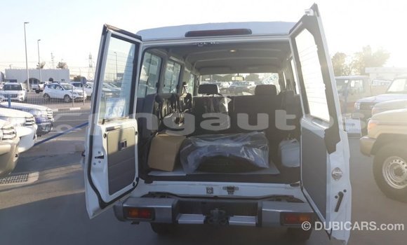 Buy Import Toyota Land Cruiser White Car in Import - Dubai in Enga Buy Import Toyota Land Cruiser White Car in Import - Dubai in Enga