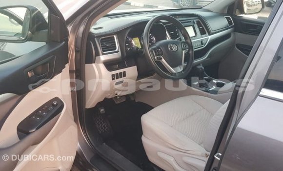 Buy Import Toyota Highlander Other Car in Import - Dubai in Enga Buy Import Toyota Highlander Other Car in Import - Dubai in Enga