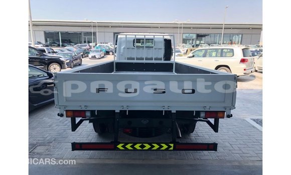 Buy Import Mitsubishi L400 White Truck in Import - Dubai in Enga Buy Import Mitsubishi L400 White Truck in Import - Dubai in Enga