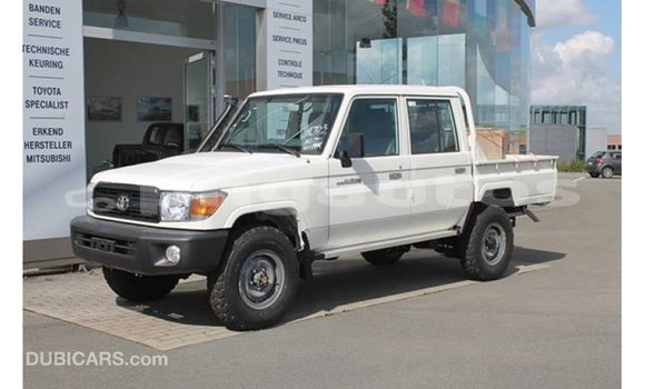 Buy Import Toyota Land Cruiser White Car in Import - Dubai in Enga Buy Import Toyota Land Cruiser White Car in Import - Dubai in Enga
