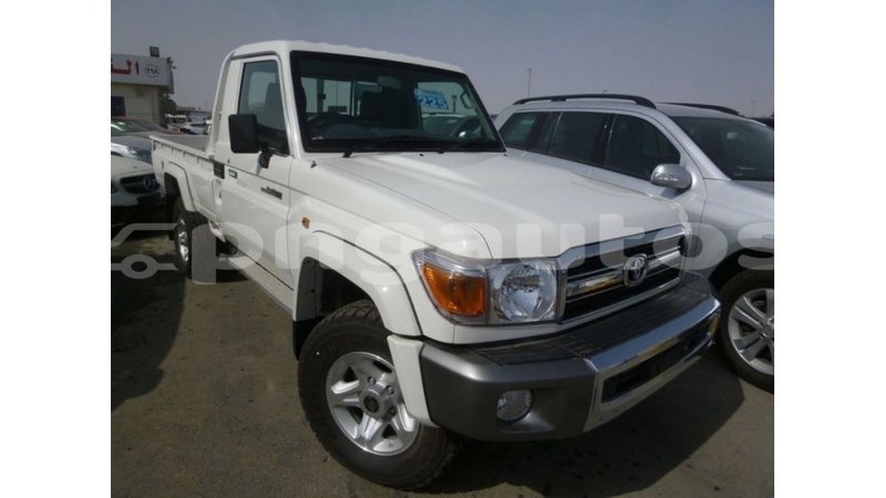 Big with watermark toyota land cruiser enga import dubai 5205