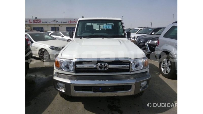 Big with watermark toyota land cruiser enga import dubai 5205