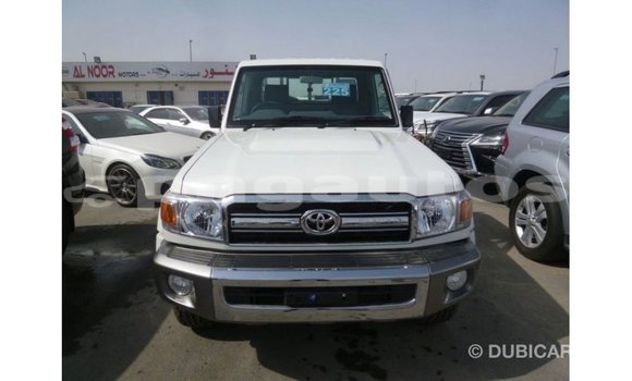 Buy Import Toyota Land Cruiser White Car in Import - Dubai in Enga Buy Import Toyota Land Cruiser White Car in Import - Dubai in Enga