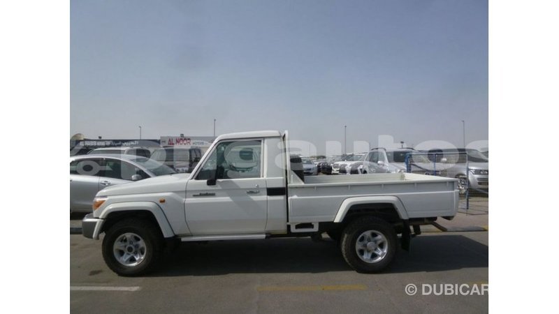 Big with watermark toyota land cruiser enga import dubai 5205