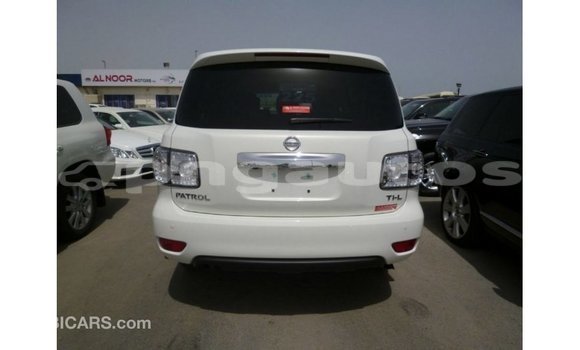 Buy Import Nissan Patrol White Car in Import - Dubai in Enga Buy Import Nissan Patrol White Car in Import - Dubai in Enga
