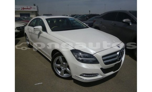 Buy Import Mercedes-Benz 190 White Car in Import - Dubai in Enga Buy Import Mercedes-Benz 190 White Car in Import - Dubai in Enga