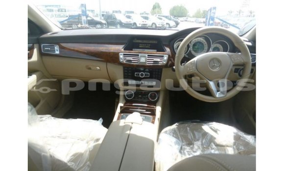 Buy Import Mercedes-Benz 190 White Car in Import - Dubai in Enga Buy Import Mercedes-Benz 190 White Car in Import - Dubai in Enga