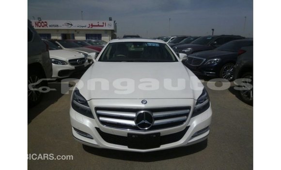 Buy Import Mercedes-Benz 190 White Car in Import - Dubai in Enga Buy Import Mercedes-Benz 190 White Car in Import - Dubai in Enga