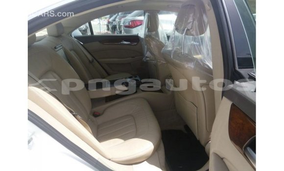 Buy Import Mercedes-Benz 190 White Car in Import - Dubai in Enga Buy Import Mercedes-Benz 190 White Car in Import - Dubai in Enga