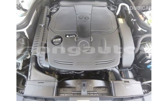 Buy Import Mercedes-Benz 190 White Car in Import - Dubai in Enga Buy Import Mercedes-Benz 190 White Car in Import - Dubai in Enga