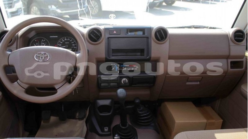 Big with watermark toyota land cruiser enga import dubai 5226