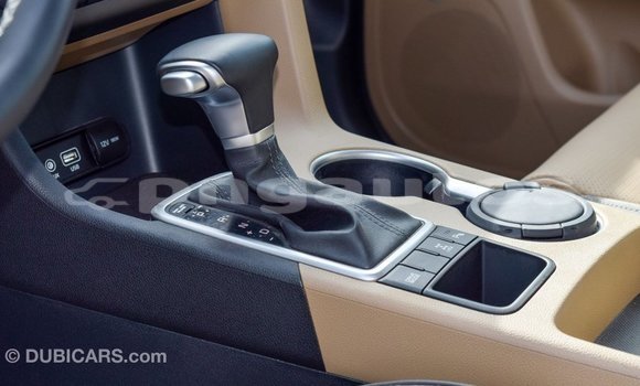 Buy Import Kia Sportage White Car in Import - Dubai in Enga Buy Import Kia Sportage White Car in Import - Dubai in Enga