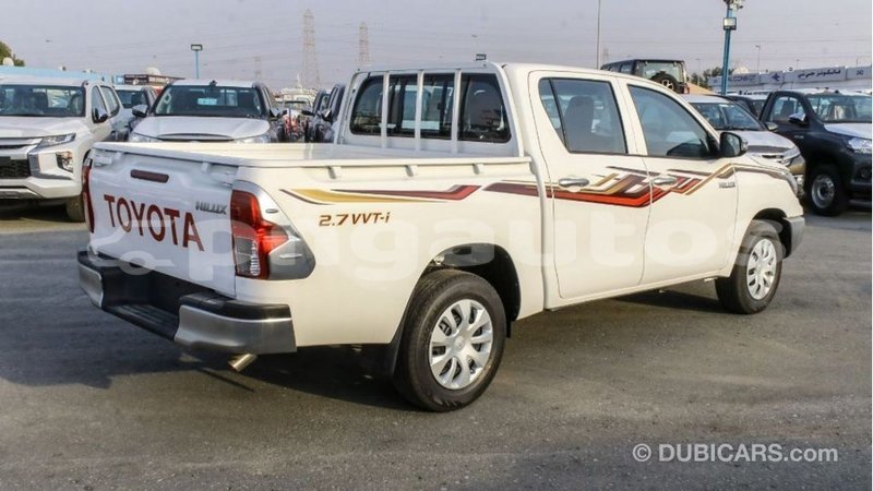 Big with watermark toyota hilux enga import dubai 5233