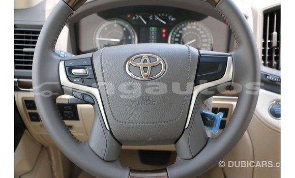Buy Import Toyota Land Cruiser White Car in Import - Dubai in Enga Buy Import Toyota Land Cruiser White Car in Import - Dubai in Enga
