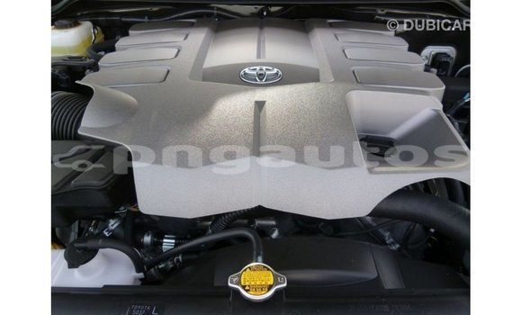 Buy Import Toyota Land Cruiser White Car in Import - Dubai in Enga Buy Import Toyota Land Cruiser White Car in Import - Dubai in Enga