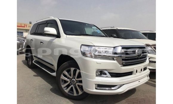 Buy Import Toyota Land Cruiser White Car in Import - Dubai in Enga Buy Import Toyota Land Cruiser White Car in Import - Dubai in Enga