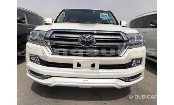Buy Import Toyota Land Cruiser White Car in Import - Dubai in Enga Buy Import Toyota Land Cruiser White Car in Import - Dubai in Enga