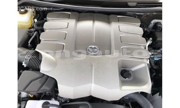 Buy Import Toyota Land Cruiser White Car in Import - Dubai in Enga Buy Import Toyota Land Cruiser White Car in Import - Dubai in Enga