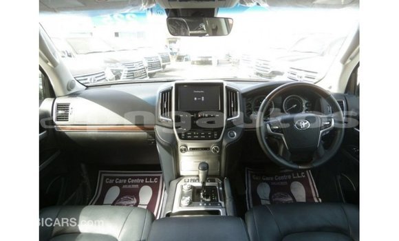 Buy Import Toyota Land Cruiser Other Car in Import - Dubai in Enga Buy Import Toyota Land Cruiser Other Car in Import - Dubai in Enga