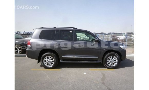 Buy Import Toyota Land Cruiser Other Car in Import - Dubai in Enga Buy Import Toyota Land Cruiser Other Car in Import - Dubai in Enga
