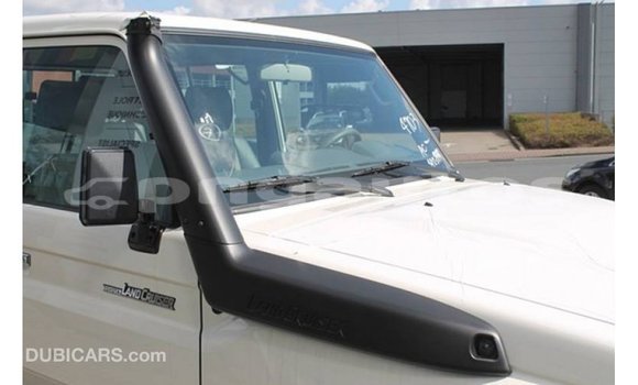 Buy Import Toyota Land Cruiser White Car in Import - Dubai in Enga Buy Import Toyota Land Cruiser White Car in Import - Dubai in Enga