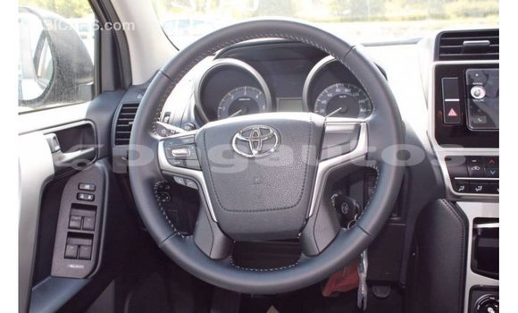 Buy Import Toyota Hilux Black Car in Import - Dubai in Enga Buy Import Toyota Hilux Black Car in Import - Dubai in Enga