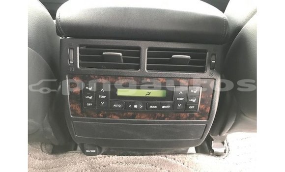 Buy Import Toyota Land Cruiser White Car in Import - Dubai in Enga Buy Import Toyota Land Cruiser White Car in Import - Dubai in Enga