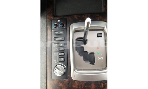 Buy Import Toyota Land Cruiser White Car in Import - Dubai in Enga Buy Import Toyota Land Cruiser White Car in Import - Dubai in Enga