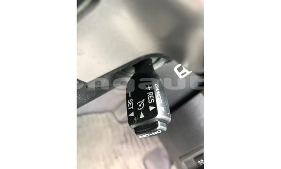 Buy Import Toyota Land Cruiser White Car in Import - Dubai in Enga Buy Import Toyota Land Cruiser White Car in Import - Dubai in Enga