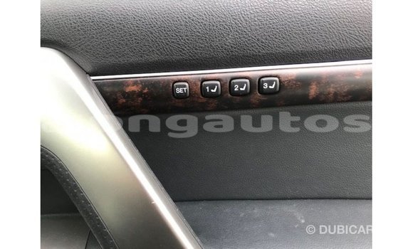 Buy Import Toyota Land Cruiser White Car in Import - Dubai in Enga Buy Import Toyota Land Cruiser White Car in Import - Dubai in Enga