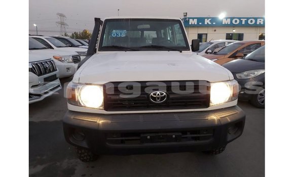 Buy Import Toyota Land Cruiser White Car in Import - Dubai in Enga Buy Import Toyota Land Cruiser White Car in Import - Dubai in Enga