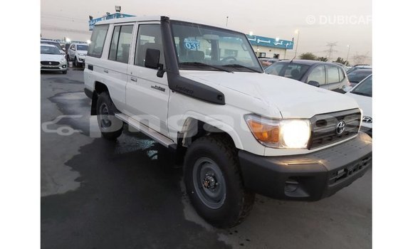 Buy Import Toyota Land Cruiser White Car in Import - Dubai in Enga Buy Import Toyota Land Cruiser White Car in Import - Dubai in Enga
