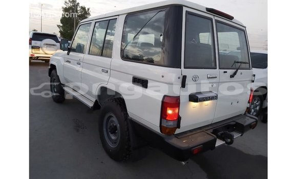 Buy Import Toyota Land Cruiser White Car in Import - Dubai in Enga Buy Import Toyota Land Cruiser White Car in Import - Dubai in Enga