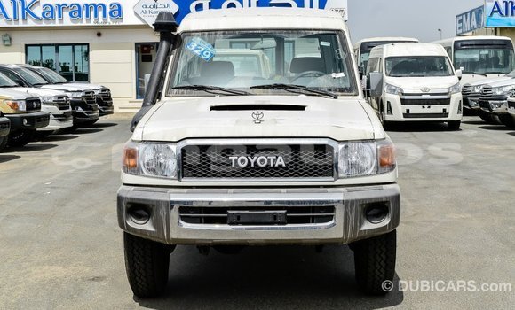 Buy Import Toyota Land Cruiser White Car in Import - Dubai in Enga Buy Import Toyota Land Cruiser White Car in Import - Dubai in Enga