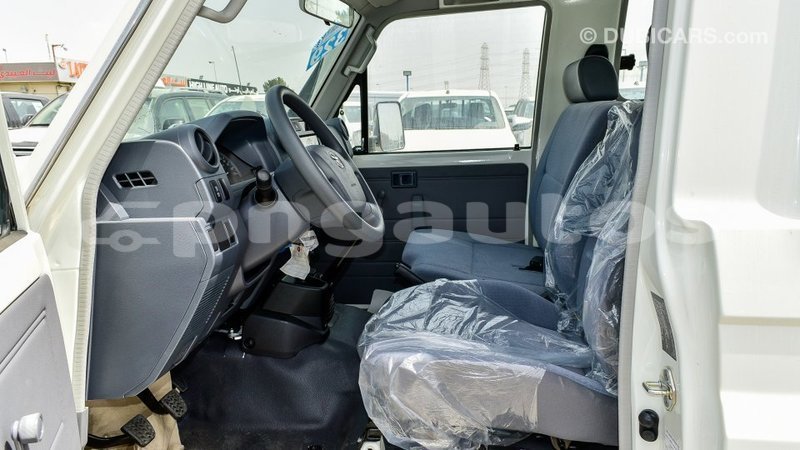 Big with watermark toyota land cruiser enga import dubai 5306