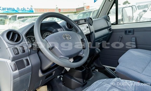 Buy Import Toyota Land Cruiser White Car in Import - Dubai in Enga Buy Import Toyota Land Cruiser White Car in Import - Dubai in Enga