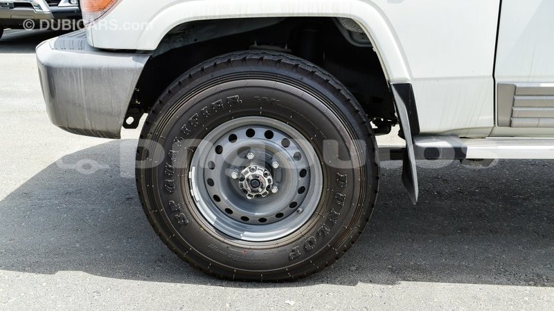 Big with watermark toyota land cruiser enga import dubai 5306