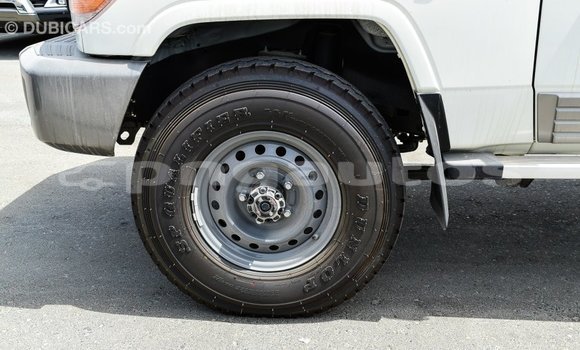 Buy Import Toyota Land Cruiser White Car in Import - Dubai in Enga Buy Import Toyota Land Cruiser White Car in Import - Dubai in Enga