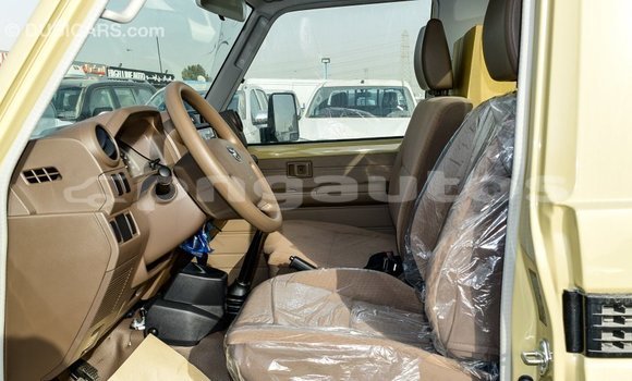 Buy Import Toyota Land Cruiser Beige Car in Import - Dubai in Enga Buy Import Toyota Land Cruiser Beige Car in Import - Dubai in Enga
