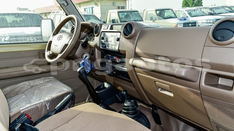 Big with watermark toyota land cruiser enga import dubai 5314